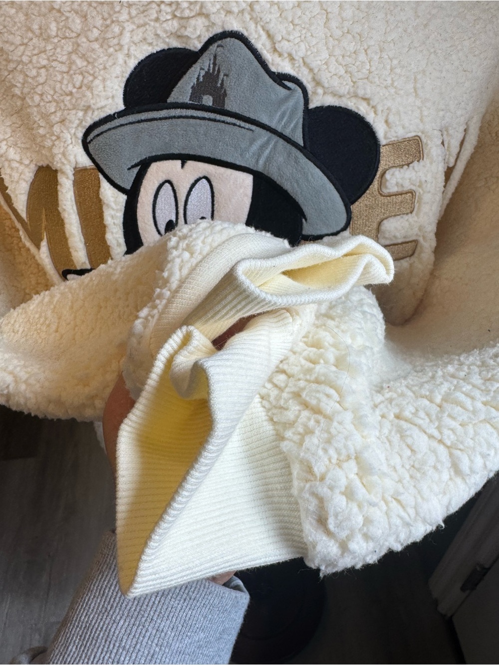 Disney Shanghai Mickey Sherpa Fleece Sweatshirt Oversized Cozy Y2K Pullover NWOT - Picture 4 of 8